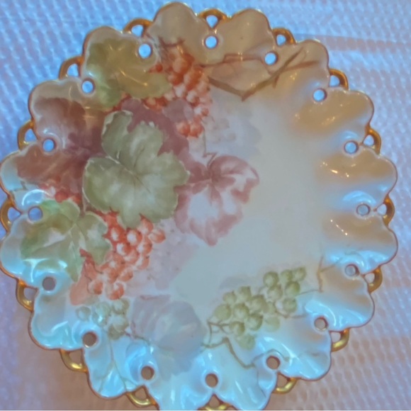 Vintage Hand-Painted Dish Currants Leaves Candy Trinket Decor Green Pink Orange - Picture 2 of 4